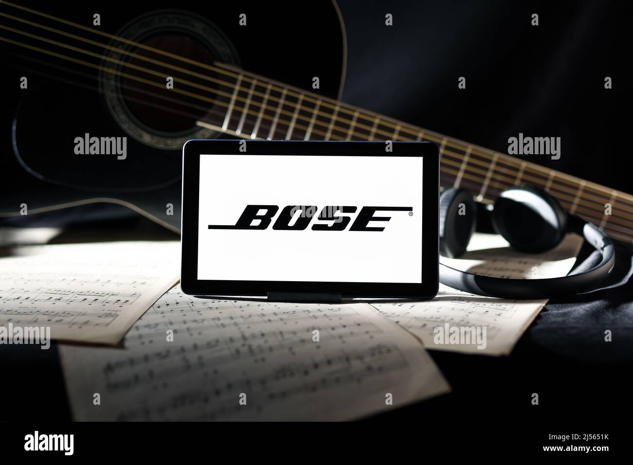 Editoriale Bose. Foto illustrativa per notizie su Bose - una società di produzione americana che vende prevalentemente apparecchiature audio Foto Stock