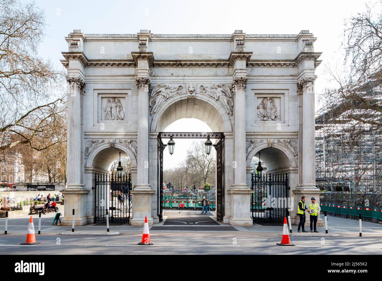 Marble Arch, un arco trionfale di marmo bianco del 19th secolo, progettato da John Nash, a Londra, Regno Unito. Foto Stock