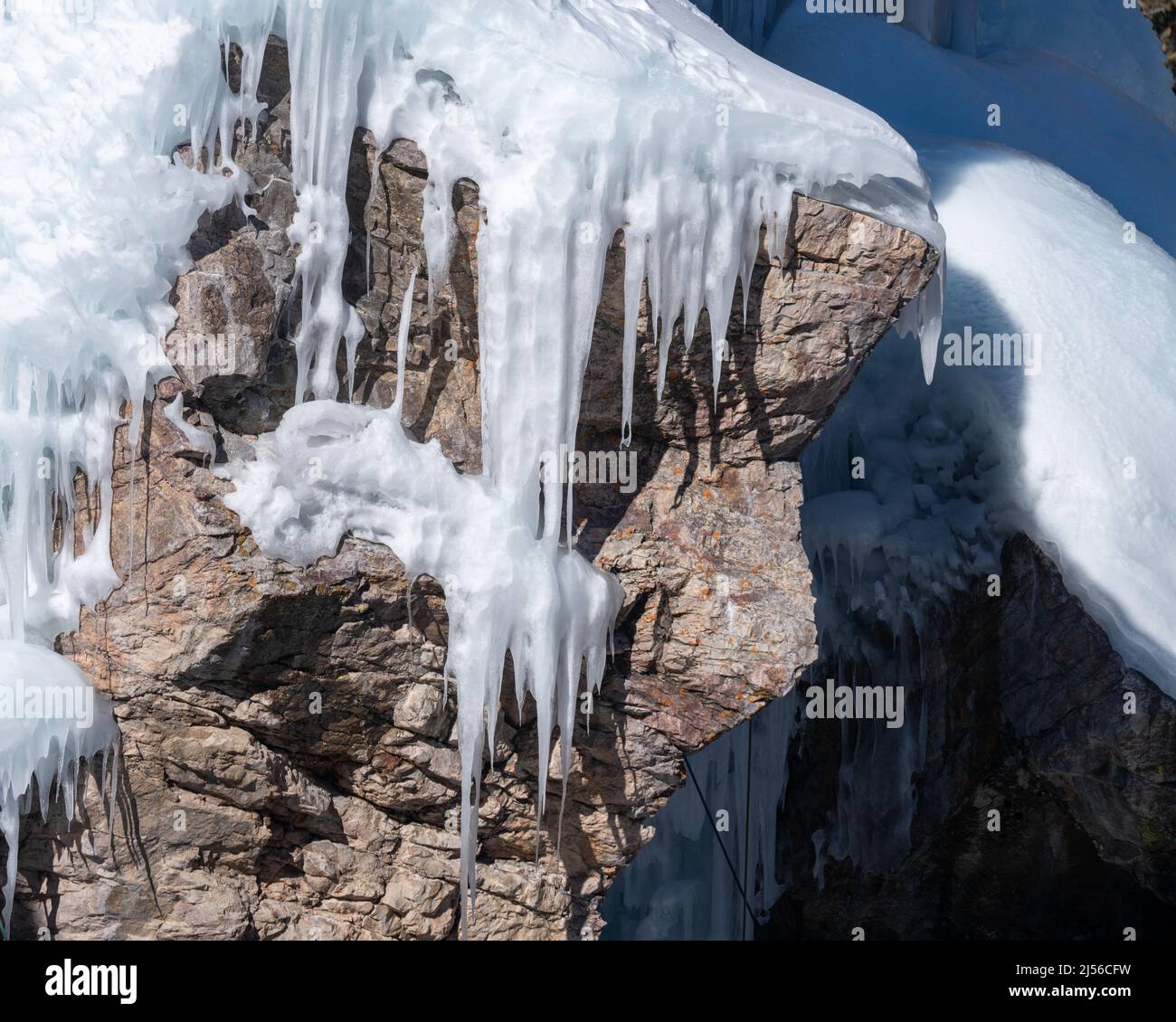 Formazioni di ghiaccio sulle pareti della gola di Uncomphagre nel Parco di ghiaccio di Ouray a Ouray, Colorado, USA. Foto Stock