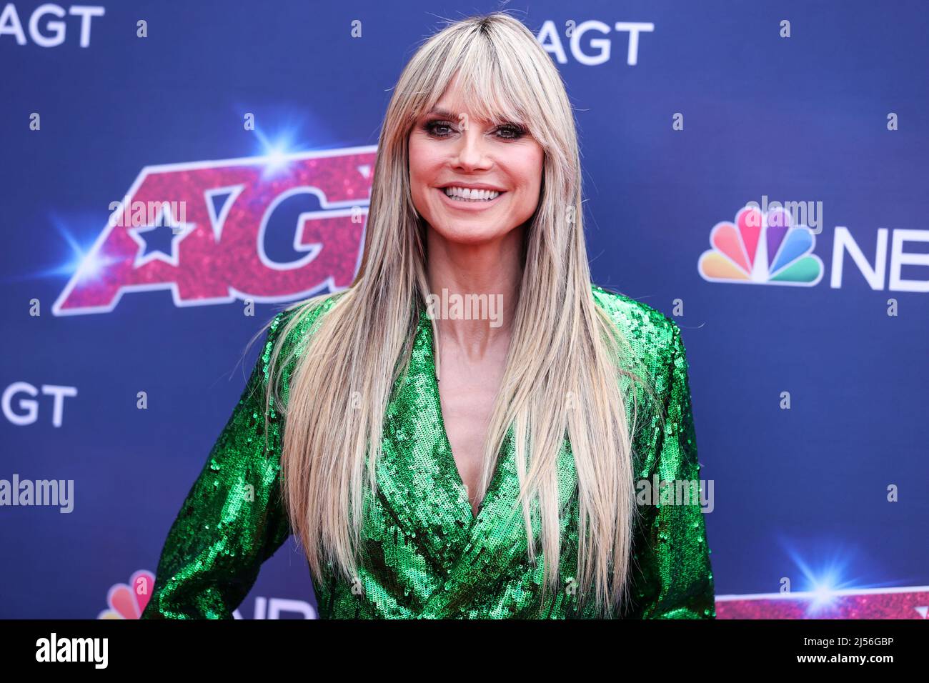 Pasadena, Stati Uniti. 20th Apr 2022. PASADENA, LOS ANGELES, CALIFORNIA, USA - APRILE 20: Il modello tedesco-americano Heidi Klum arriva alla stagione 17 della NBC 'America's Got Talent' Kick-off Red Carpet che si tiene presso il Pasadena Civic Auditorium il 20 Aprile 2022 a Pasadena, Los Angeles, California, Stati Uniti. (Foto di Xavier Collin/Image Press Agency) Credit: Image Press Agency/Alamy Live News Foto Stock