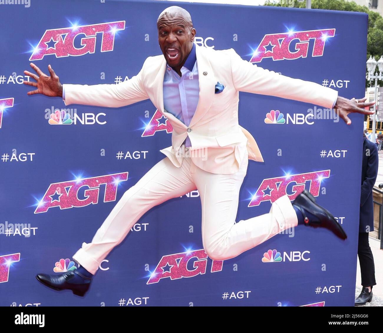 Pasadena, Stati Uniti. 20th Apr 2022. PASADENA, LOS ANGELES, CALIFORNIA, USA - APRILE 20: L'attore americano Terry Crews arriva alla stagione 17 Kick-off Red Carpet della NBC 'America's Got Talent' che si tiene presso l'Auditorium civico di Pasadena il 20 Aprile 2022 a Pasadena, Los Angeles, California, Stati Uniti. (Foto di Xavier Collin/Image Press Agency) Credit: Image Press Agency/Alamy Live News Foto Stock