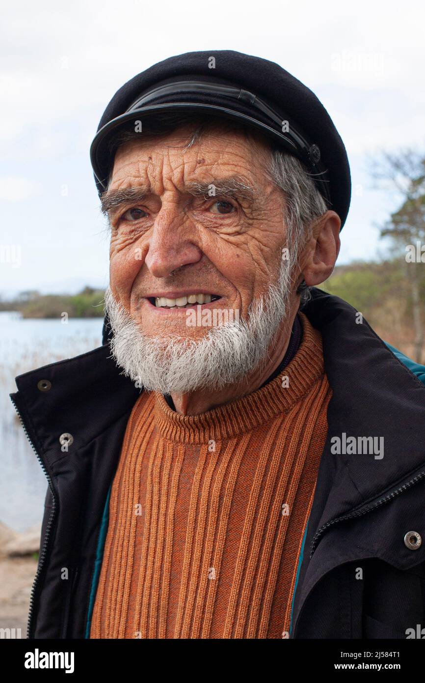 Uomo francese anziano con barba con cinghia del mento Foto Stock
