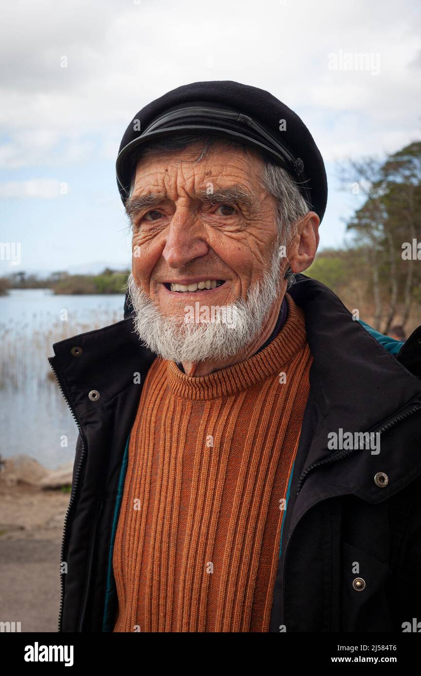 Uomo francese anziano con barba con cinghia del mento Foto Stock
