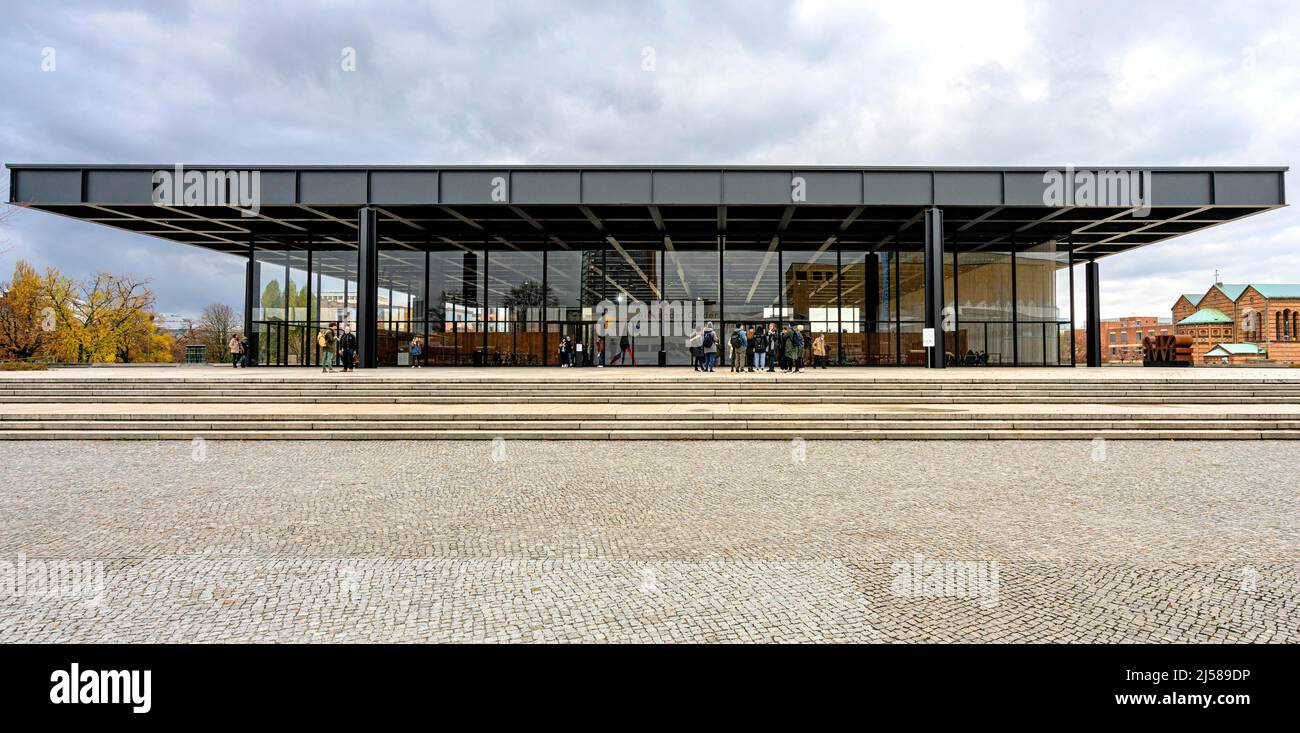 La facciata della Neue Nationalgalerie, Berlino, Germania Foto Stock