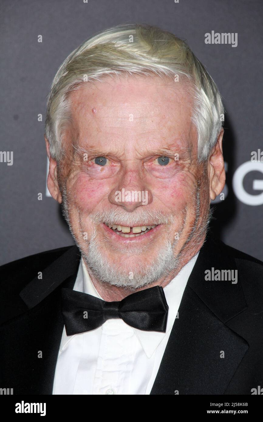 **FOTO DEL FILE** Robert Morse è scomparso. Robert Morse a portata di mano la celebrazione AMC degli ultimi 7 episodi di 'Mad Men' con la palla Nera e Rossa al Dorothy Chandler Pavilion il 25 marzo 2015 a Los Angeles, California. Credit: David Edwards/DailyCeleb/MediaPunch Foto Stock