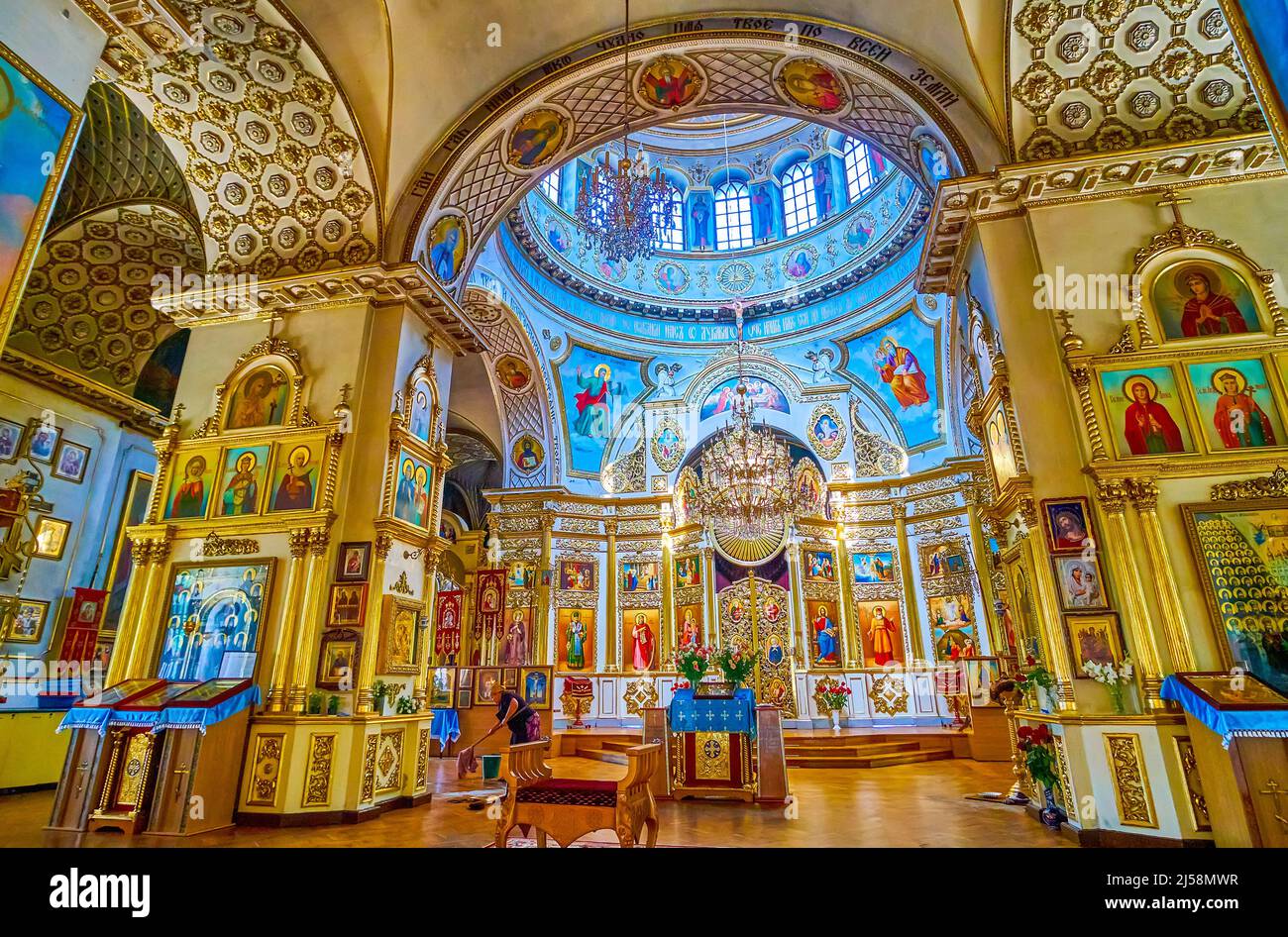 L'altare colorato con icone della Cattedrale di Trasfigurazione a Dnipro, Ucraina Foto Stock
