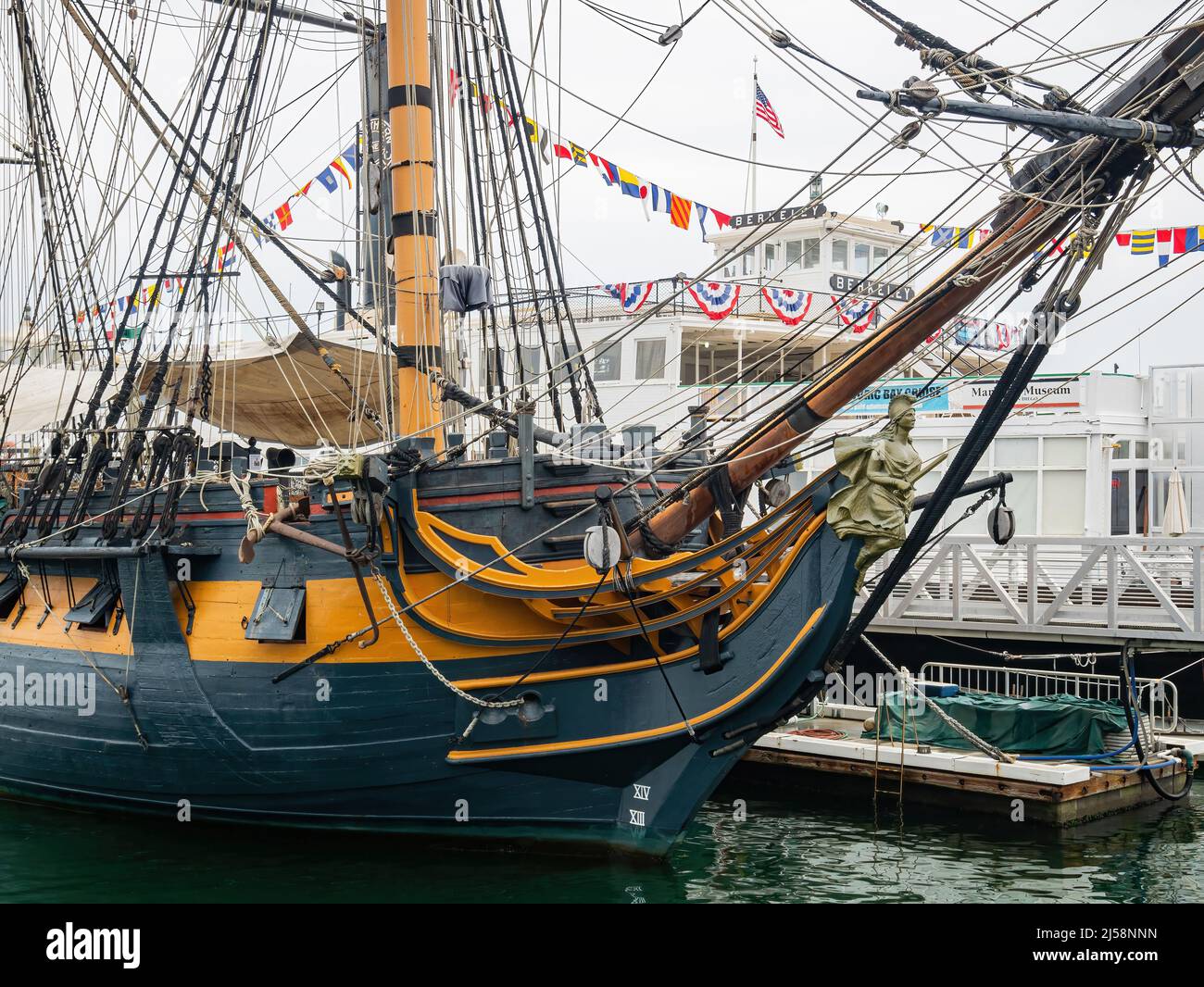 San Diego, AGO 2 2014 - Vista in alto del Museo Marittimo della sorpresa HMS Foto Stock