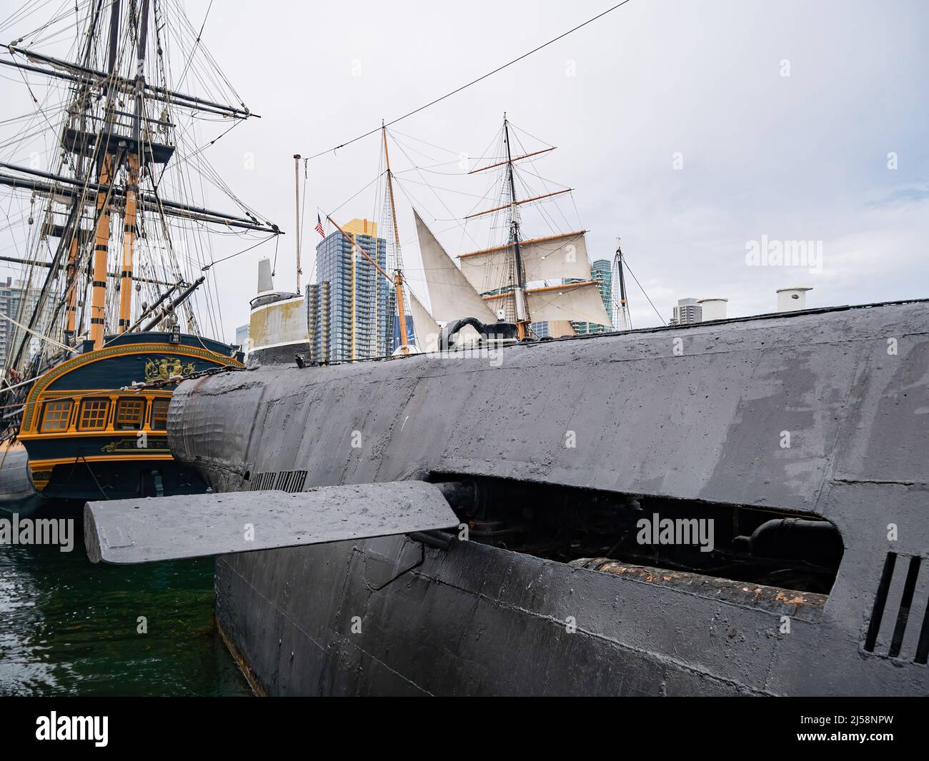 San Diego, AGO 2 2014 - Vista in alto del sottomarino sovietico B-39 del Museo Marittimo Foto Stock