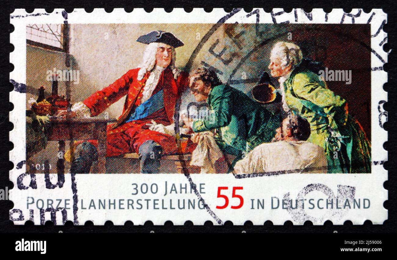 GERMANIA - CIRCA 2010: Un francobollo stampato in Germania mostra la produzione di porcellana in Germania, 300th anni, circa 2010 Foto Stock