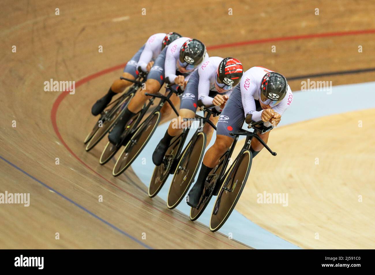 .21 aprile 2022, Glasgow, Regno Unito. Il primo giorno della UCI Track Nations Cup, che si è tenuta all'Emirates Stadium, noto come Sir Chris Hoy Velodrome, è stato il team inseguimento turno di qualificazione su una pista di 4 km. Credit: Findlay/Alamy Live News Foto Stock