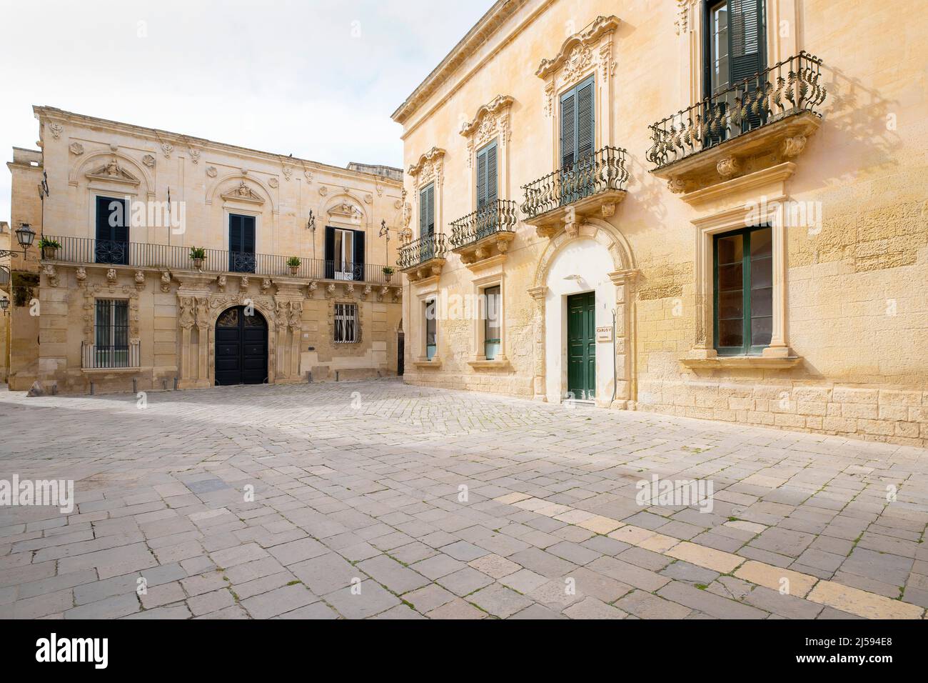 Il Palazzo Marrese è uno degli edifici in stile barocco più suggestivi di Lecce. Situato nella piazzetta Ignazio Falconieri, l'edificio ha un incredibile Foto Stock
