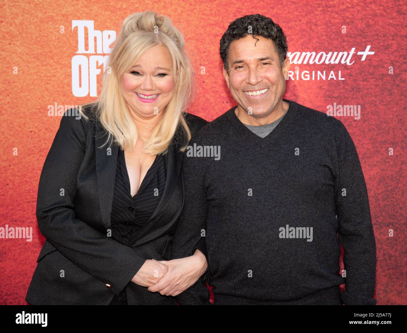 20 aprile 2022 - Los Angeles, California - Caroline Rhea e Oscar Nunez . Los Angeles Premiere di Paramount Plus New Series ''l'offerta' (Credit Image: © Billy Bennight/AdMedia via ZUMA Press Wire) Foto Stock