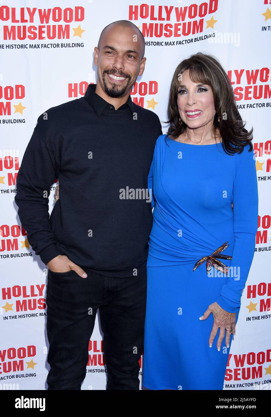 Los Angeles, Stati Uniti. 21st Apr 2022. Bryton James e Kate Linder al Museo di Hollywood Honors Kate Linder sui suoi 40 anni su ÔThe Young e il RestlessÕ tenuto al Museo di Hollywood il 21 aprile 2022 a Los Angeles, CA. © Janet Gough / AFF-USA.COM Credit: AFF/Alamy Live News Foto Stock