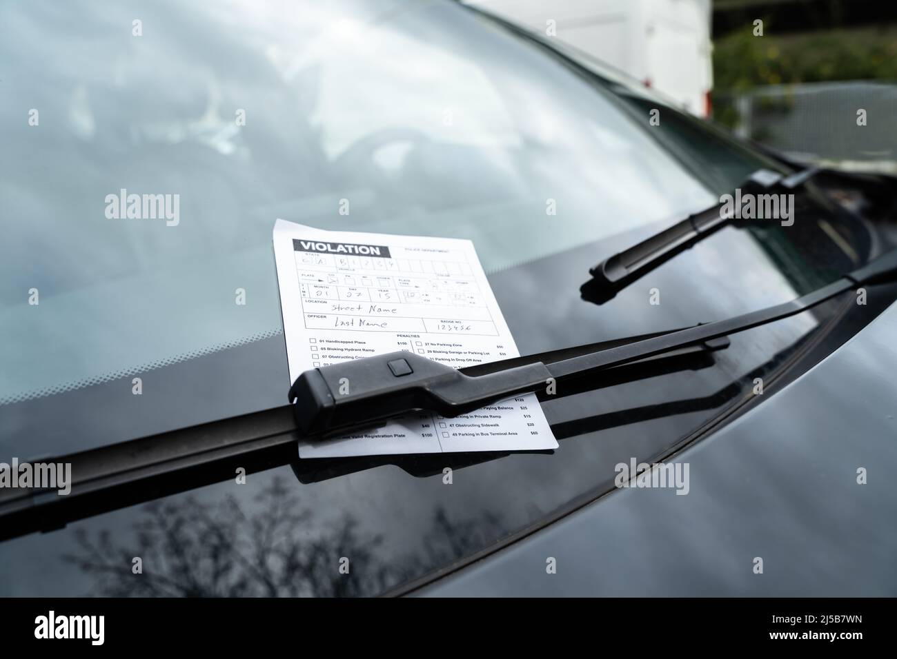 Biglietto per parcheggio auto o buono. Carta per violazioni Foto Stock