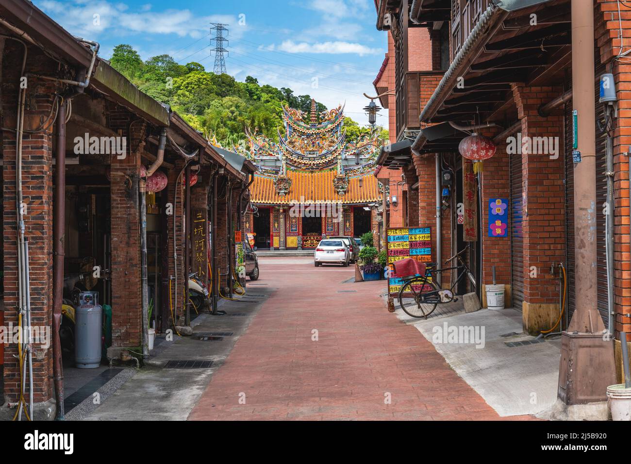 8 aprile 2022: Sankeng Old Street, la strada principale di Longtan a Taoyuan, Taiwan. Sankeng è stato il porto più prospero lungo il fiume Dahan in Foto Stock
