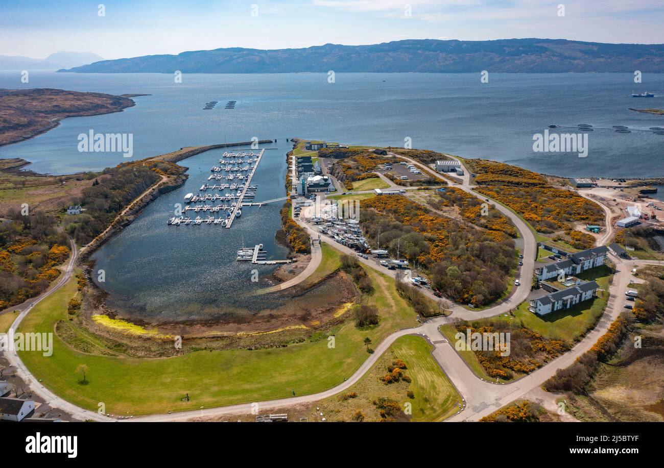 Vista aerea del complesso ricreativo e ricreativo di Portavadie sulla penisola di Cowal, ad Argyll e Bute, Scozia, Regno Unito Foto Stock