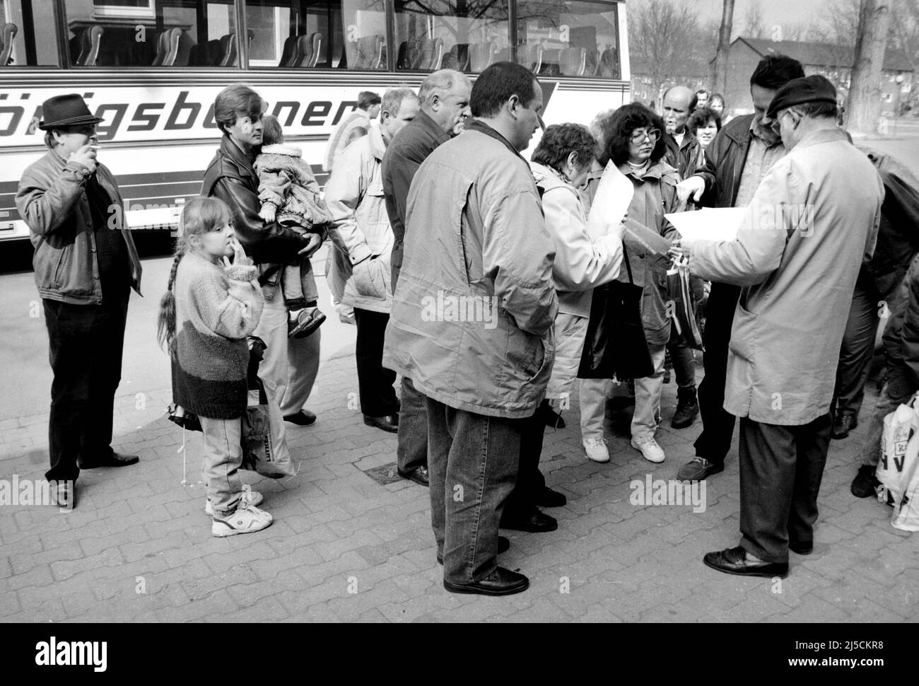 Unna, DEU, 09.04.1996 - arrivo dei coloni russo-tedeschi presso il centro di accoglienza Unna Massen. [traduzione automatizzata] Foto Stock