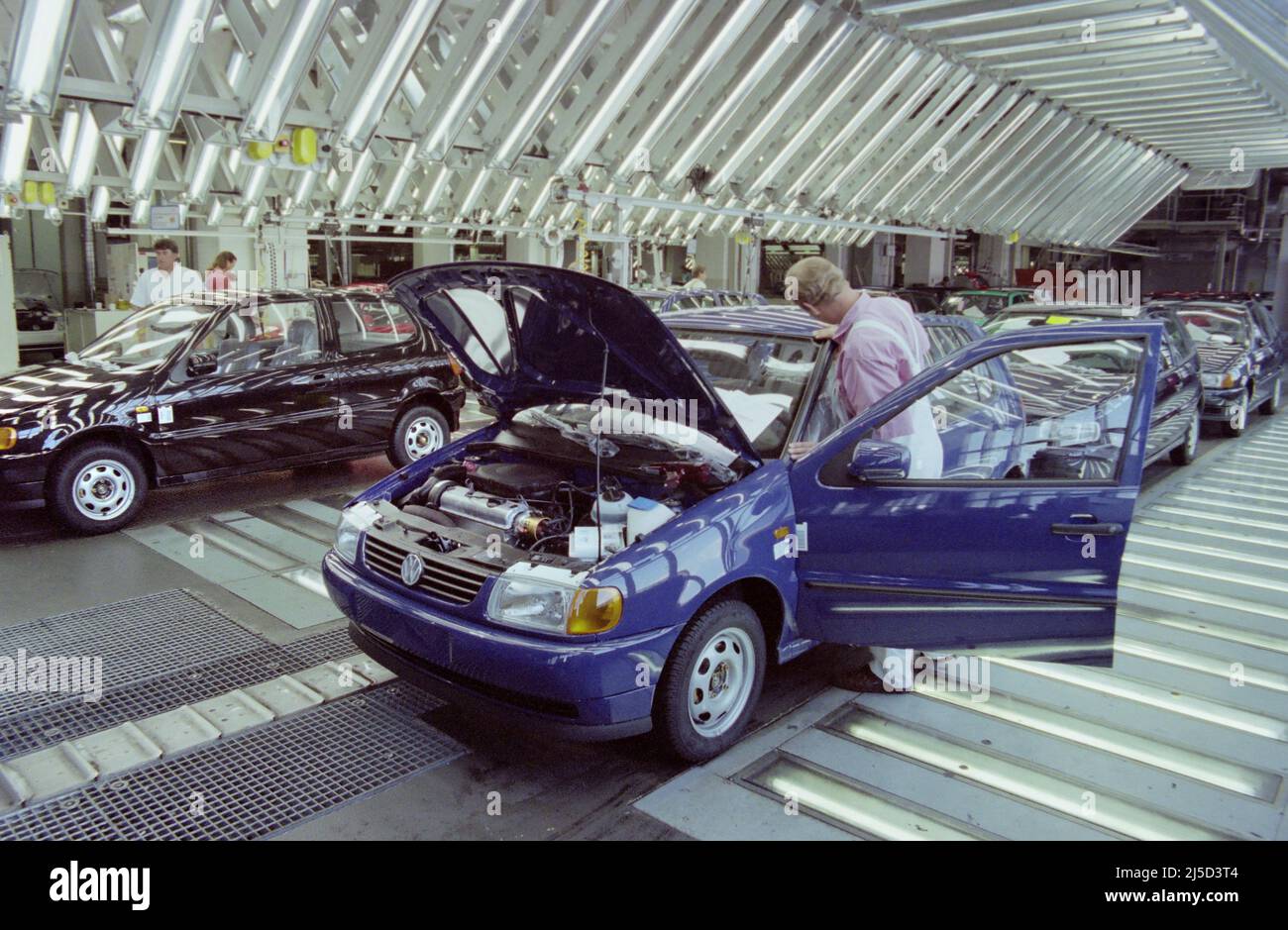Wolfsburg, 25 aprile 1996 - produzione della Volkswagen Polo presso lo  stabilimento VW di Wolfsburg. [traduzione automatizzata] Foto stock - Alamy