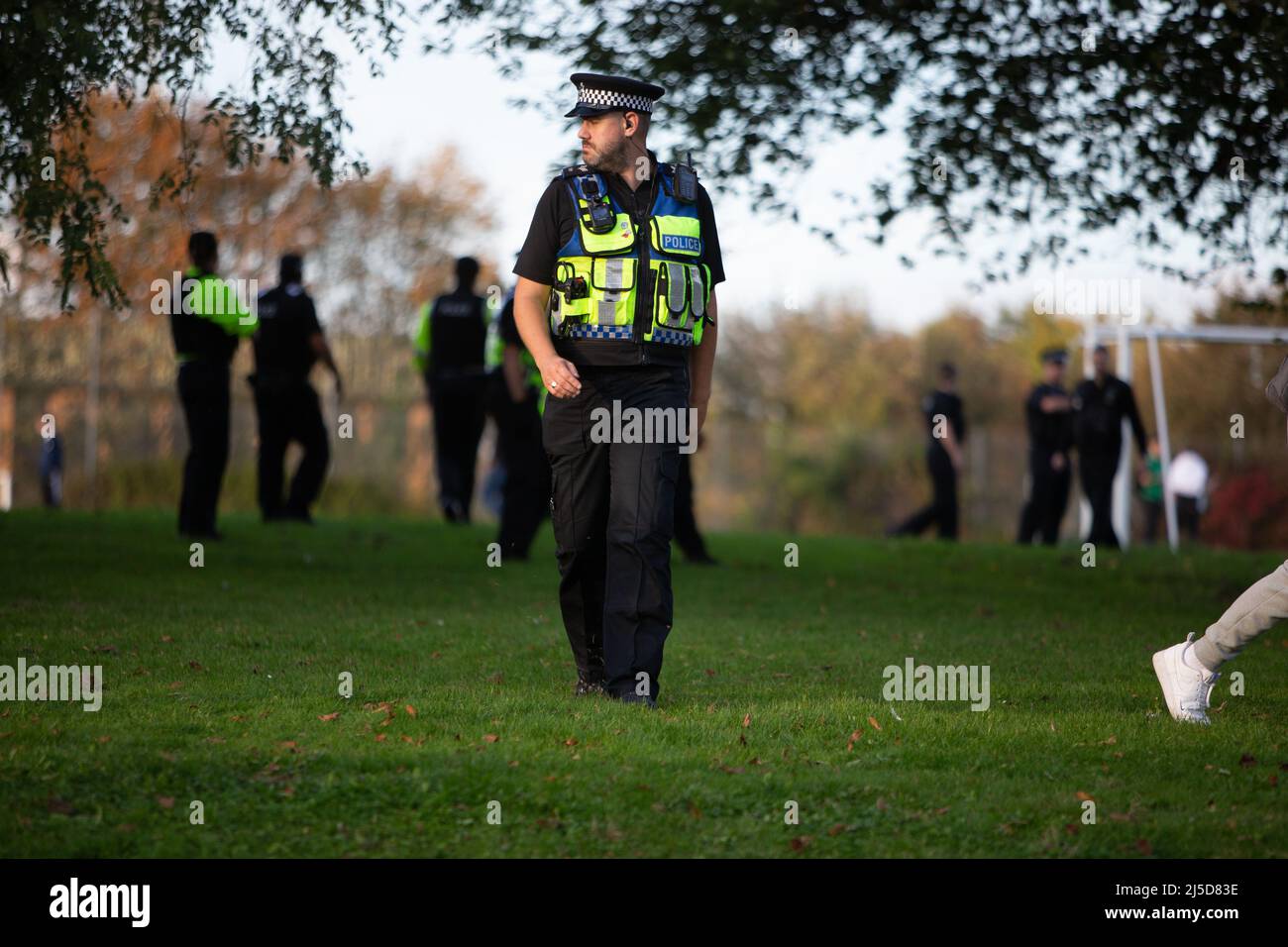 Polizia dopo la partita di calcio Foto Stock