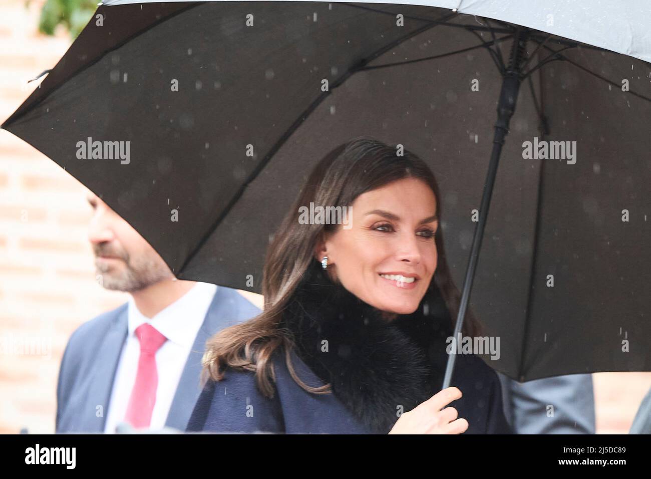 Alcala de Henares. Spagna. 20220422, la Regina Letizia di Spagna partecipa alla cerimonia di premiazione Cervantes a Cristina Peri Rossi all'Università di Alcala de Henares il 22 aprile 2022 ad Alcala de Henares, Spagna Credit: MPG/Alamy Live News Foto Stock