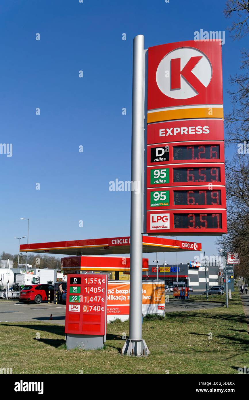 Biliardo Sprit bei Circle K Tankstellen a Zgorzelec, Polen. Der Benzinpreis am 23.02.2022 war für Diesel 1,55 € , Super 1.405 a Polen, während die S Foto Stock