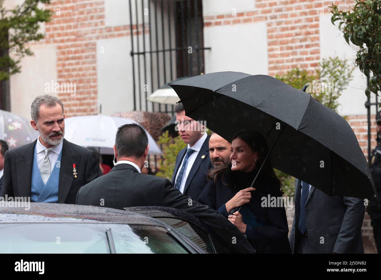 Alcala de Henares, Madrid, Spagna; 22.04.2022.- Re e Regina di Spagna hanno consegnato il Premio Cervantes, il premio più prestigioso per la letteratura spagnola, alla romanziera e poeta uruguaiana Cristina Peri Rossi, che non era in grado di assistere a causa di problemi di salute ed era rappresentata dall'attrice argentina Cecilia Roth. Foto: Juan Carlos Rojas Credit: dpa Picture Alliance/Alamy Live News Foto Stock