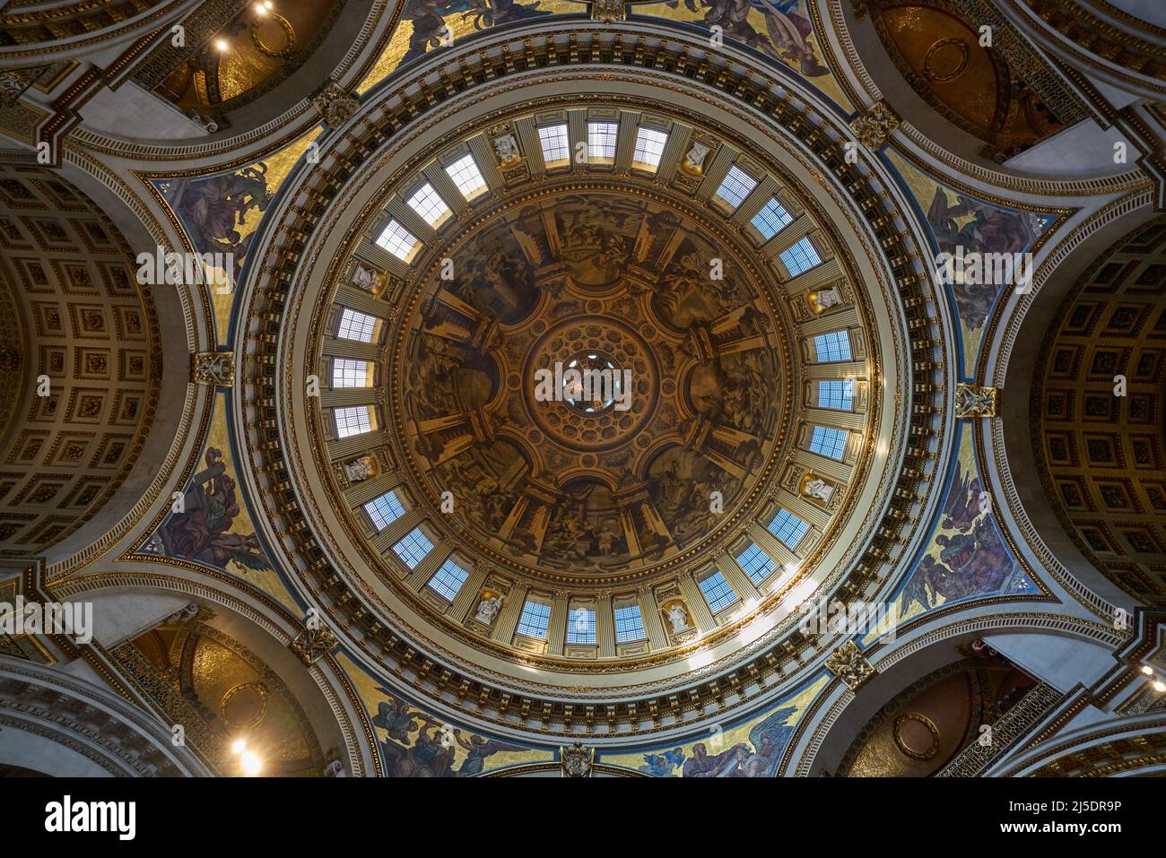 interno della cupola della cattedrale di san paolo Foto Stock