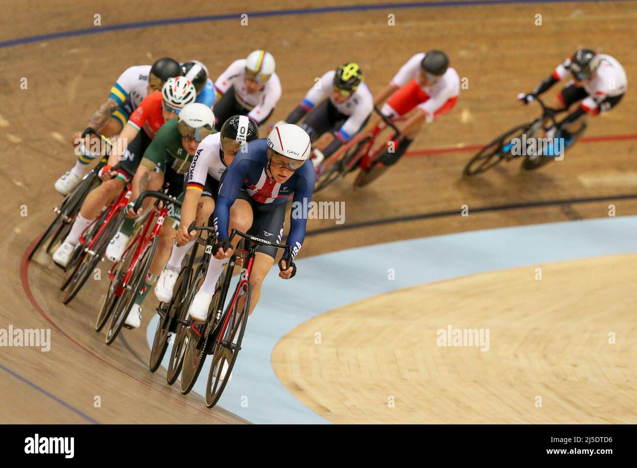 Glasgow, Regno Unito. 22nd Apr 2022. Una seconda giornata della UCI Track Nations Cup tenutasi al Sir Chriss Hoy Velodrome, Emirates Stadium, Glasgow, Regno Unito, il calore di qualificazione per l'eliminazione degli uomini ha attirato un campo internazionale di ciclisti. La competizione continua per altri due giorni. Credit: Findlay/Alamy Live News Foto Stock