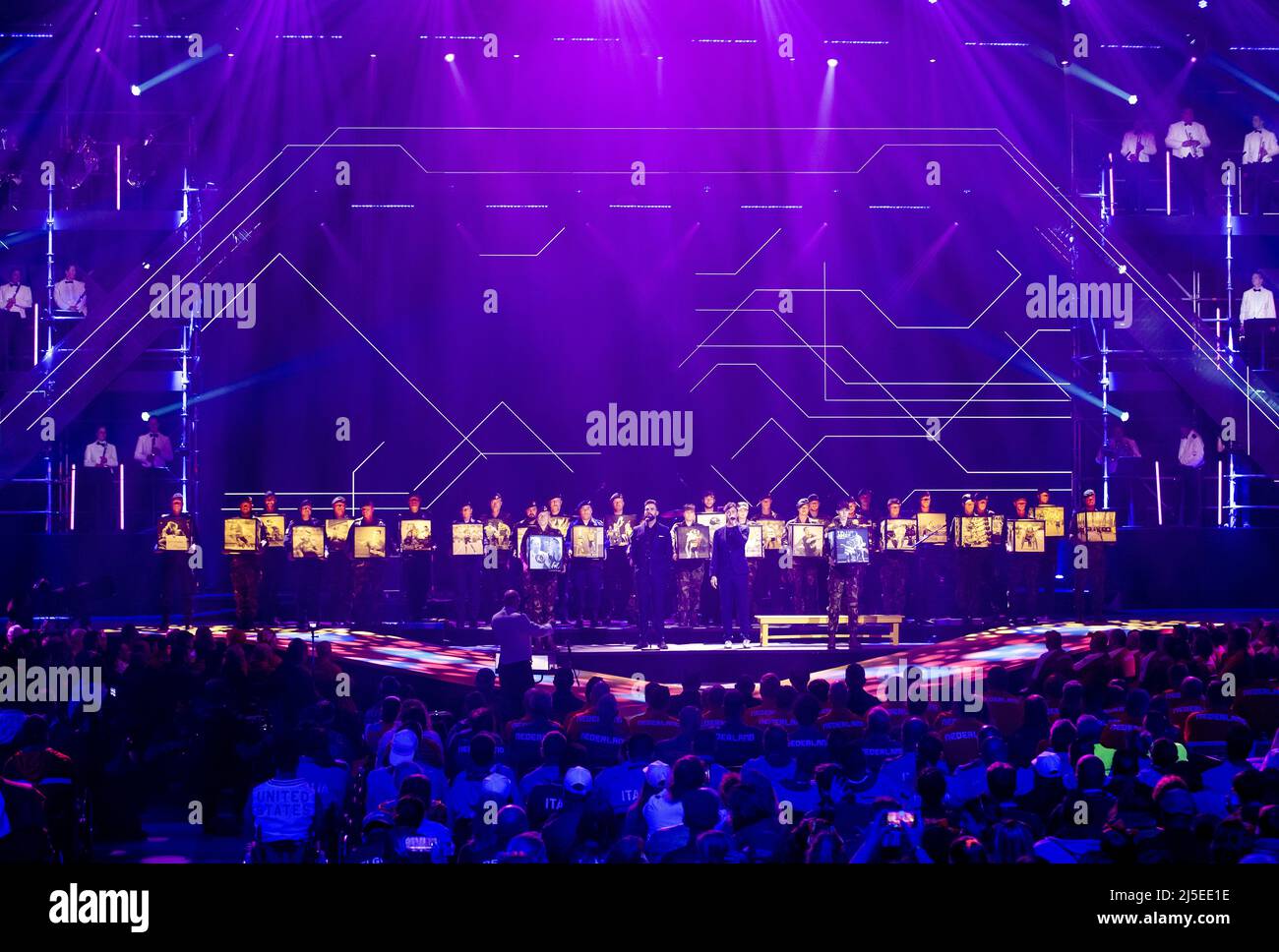 Imola, Italia. 22nd Apr 2022. L'AIA - Nick & Simon si esibiscono durante la cerimonia di chiusura degli Invictus Games. ANP SEM VAN DER WAL Credit: ANP/Alamy Live News Foto Stock