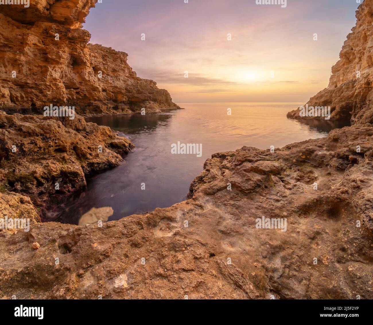 All'interno della vela maestra. Bella composizione grotta naturale stagcape. Foto Stock