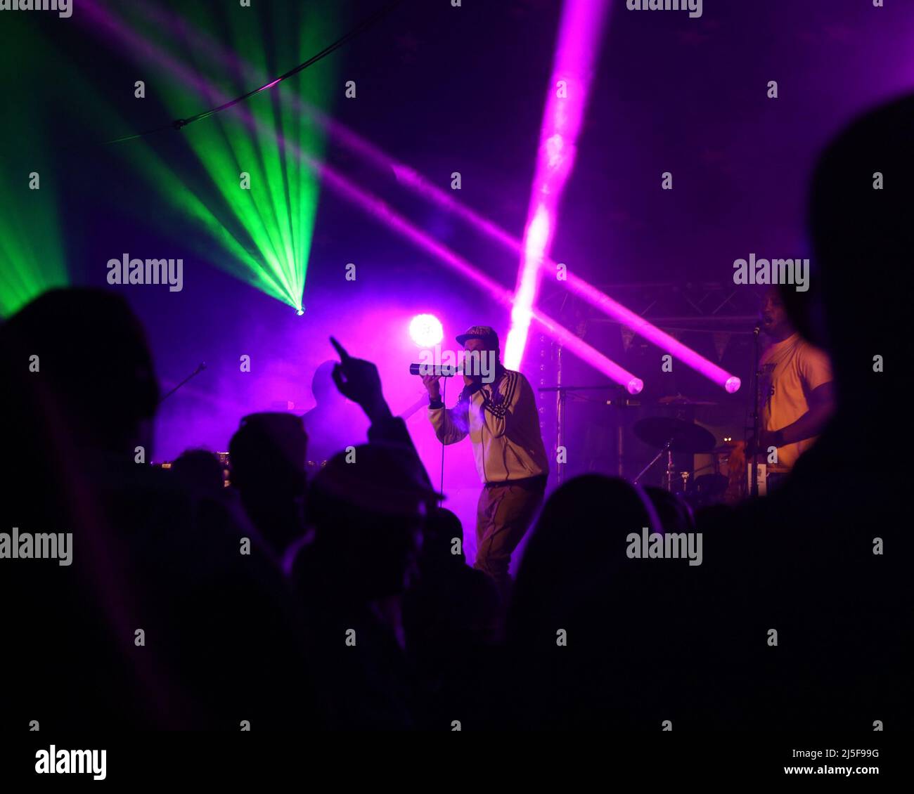 22nd aprile 2022, Penhallow, Truro, Regno Unito. Antimatador suona alla folla sul palco principale durante il primo giorno del Rattler Fest 2022 a Healeys Cornish Cider F. Foto Stock