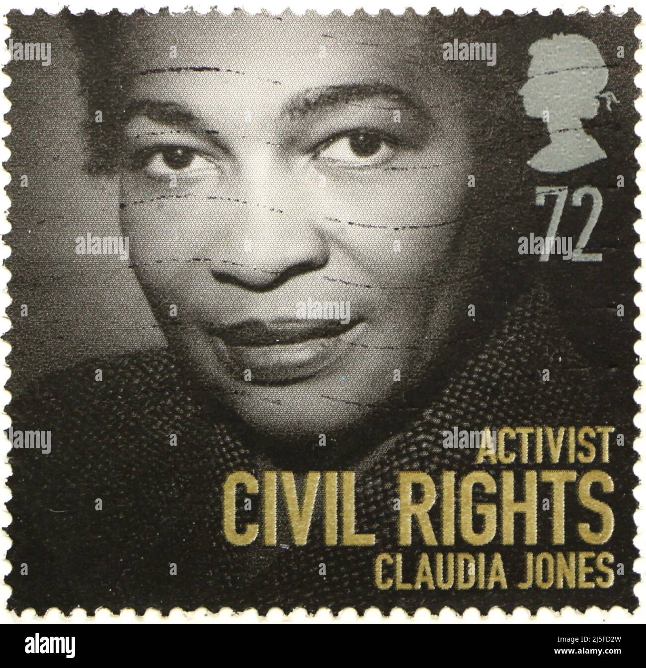 Foto di un francobollo britannico con un'immagine in bianco e nero dell'attivista per i diritti civili Claudia Jones 2008 Foto Stock