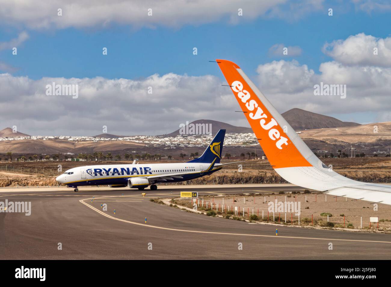 Lanzarote Flughafen, Aeroporto, Ryanair, Easyjet, Startbahn, Kanarische Inseln, Kanaren, Spanien Foto Stock