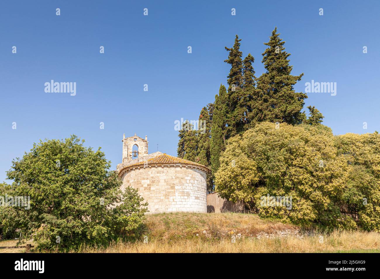 Chiesa di Santa María de Porqueres, lago Banyoles, Banyoles, Pla de l'Estany, Girona, Spagna Foto Stock