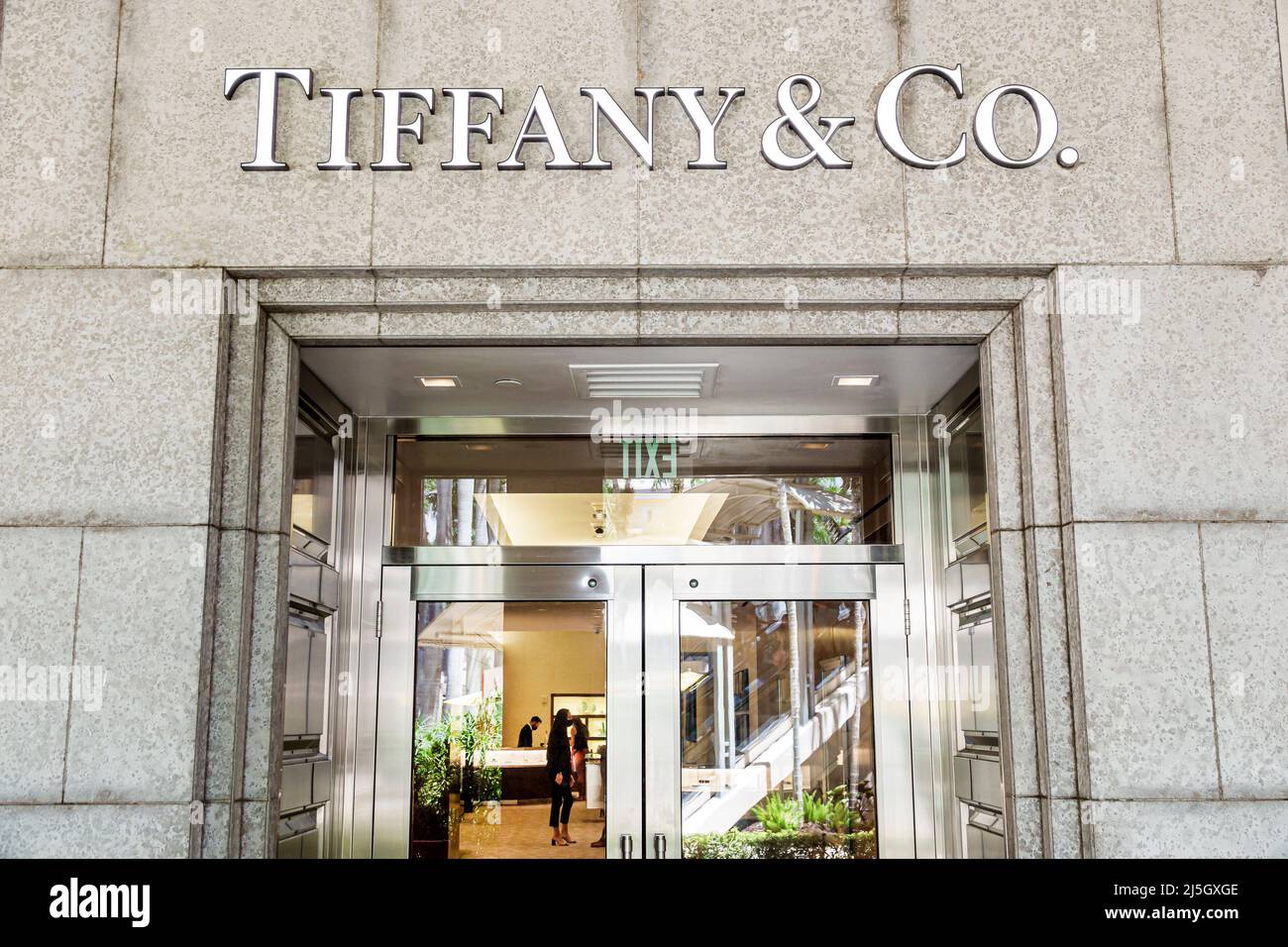 Miami Florida Coral Gables Shops at Merrick Park esclusivo centro commerciale all'aperto fuori dall'entrata esterna Tiffany & Co. Gioielleria di lusso Tiffany Foto Stock