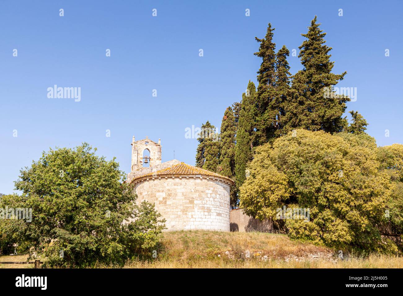 Chiesa di Santa María de Porqueres, lago Banyoles, Banyoles, Pla de l'Estany, Girona, Spagna Foto Stock