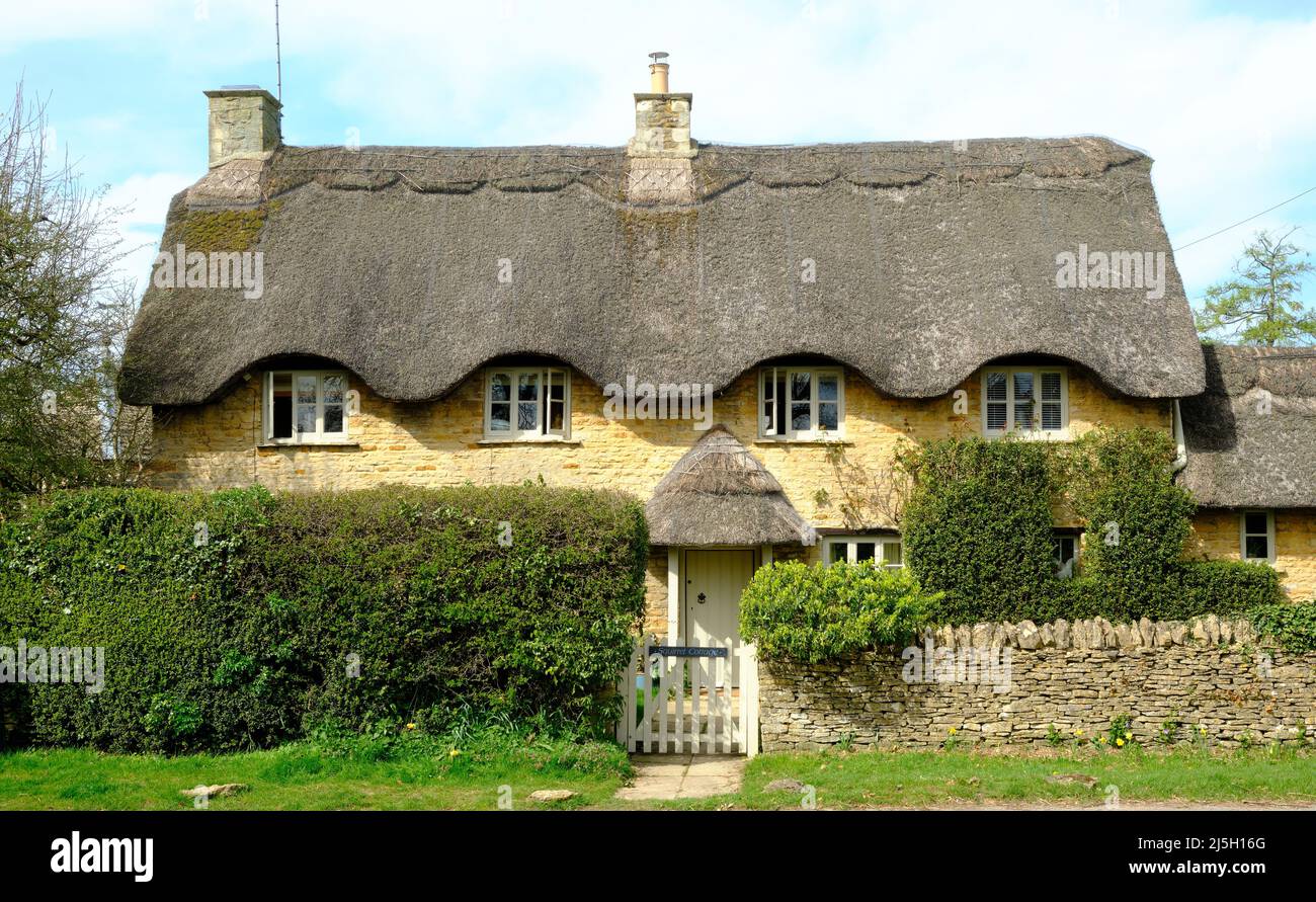 Cottage di paglia Kingham Village Oxfordshire Foto Stock
