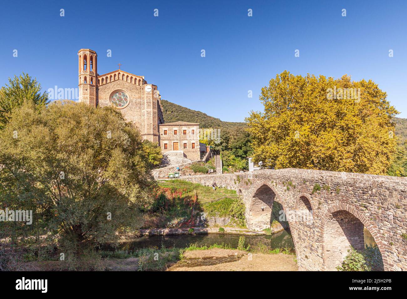 Monastero di Sant Joan les Fonts, Sant Joan Les Fonts, area vulcanica di la Garottxa, Girona, Spagna. Foto Stock