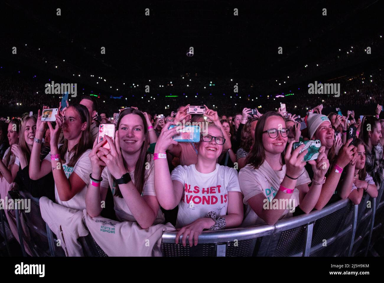 2022-04-23 19:39:11 AMSTERDAM - Suzan e Freek durante un concerto al Ziggo Dome. I musicisti di Achterhoek si esibiranno per la prima volta in questa sala da concerto con il proprio spettacolo. ANP KIPPA PAUL BERGEN paesi bassi fuori - belgio fuori Foto Stock