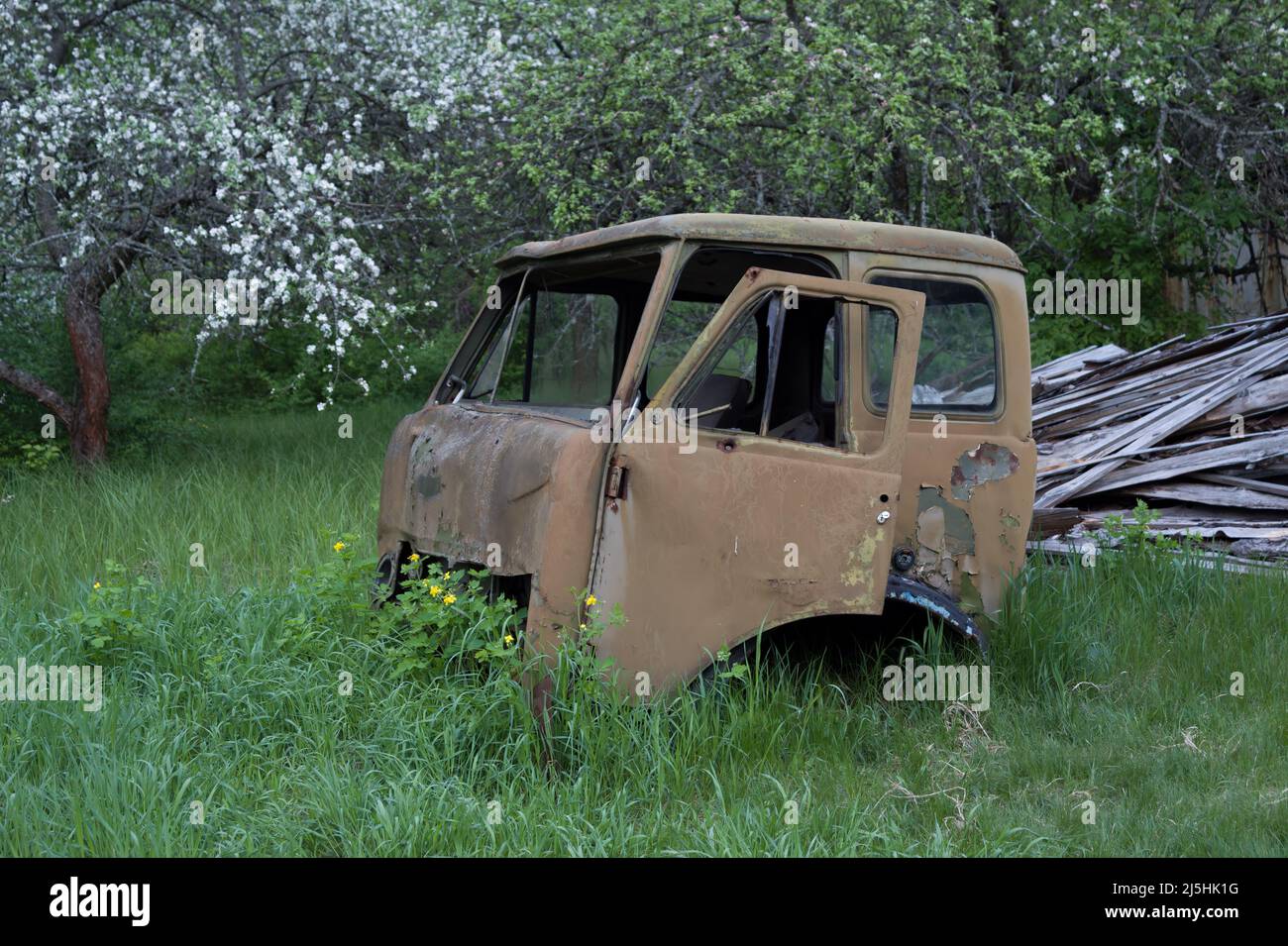 Vecchio camion Chernobyl-2 complesso militare vicino al Duga-3 sistema radar , Chernobyl centrale nucleare zona di Alienation, Ucraina Foto Stock