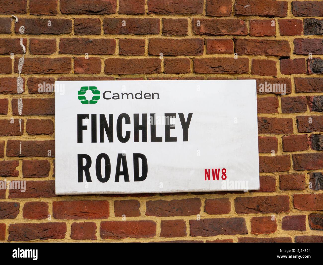 London, UK-22.12.21: Finchley Road, Camden, London, UK Foto Stock