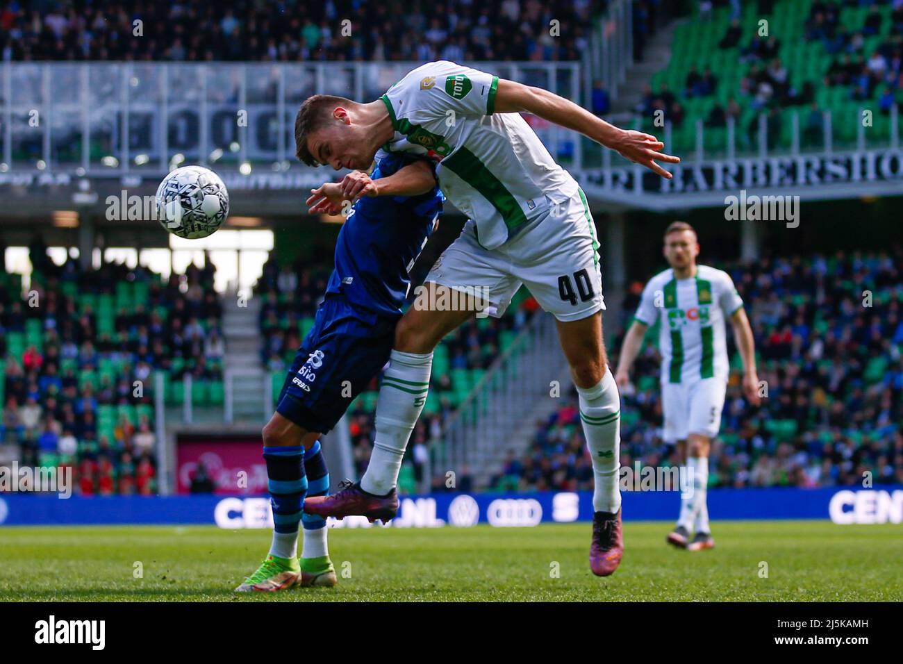 GRONINGEN, PAESI BASSI - APRILE 24: Bjorn Meijer del FC Groningen durante la partita olandese Eredivie tra il FC Groningen e Heracles Almelo allo stadio Hitachi Capital Mobility il 24 Aprile 2022 a Groningen, Paesi Bassi (Foto di Henk Jan Dijks/Orange Pictures) Foto Stock
