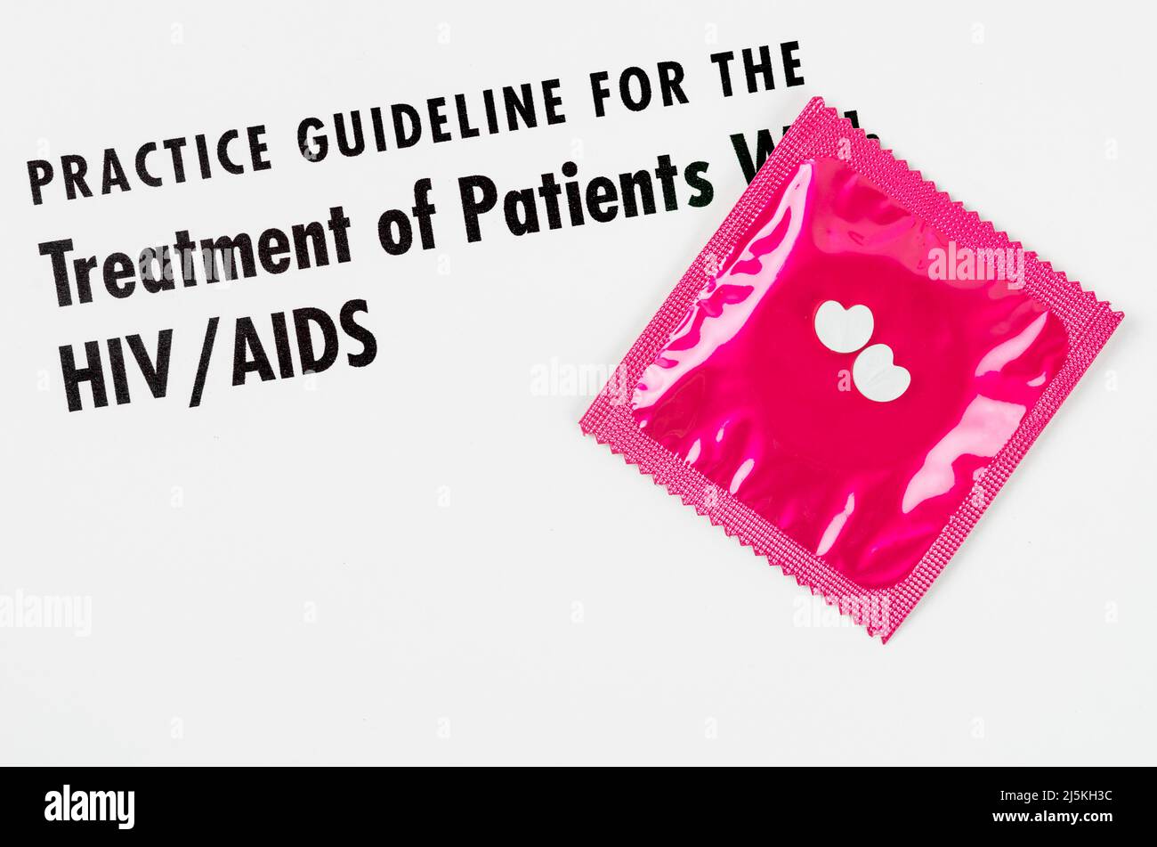 Le linee guida pratiche per il trattamento di pazienti con HIVAIDS con preservativo. Concetti di formazione della medicina. Foto Stock
