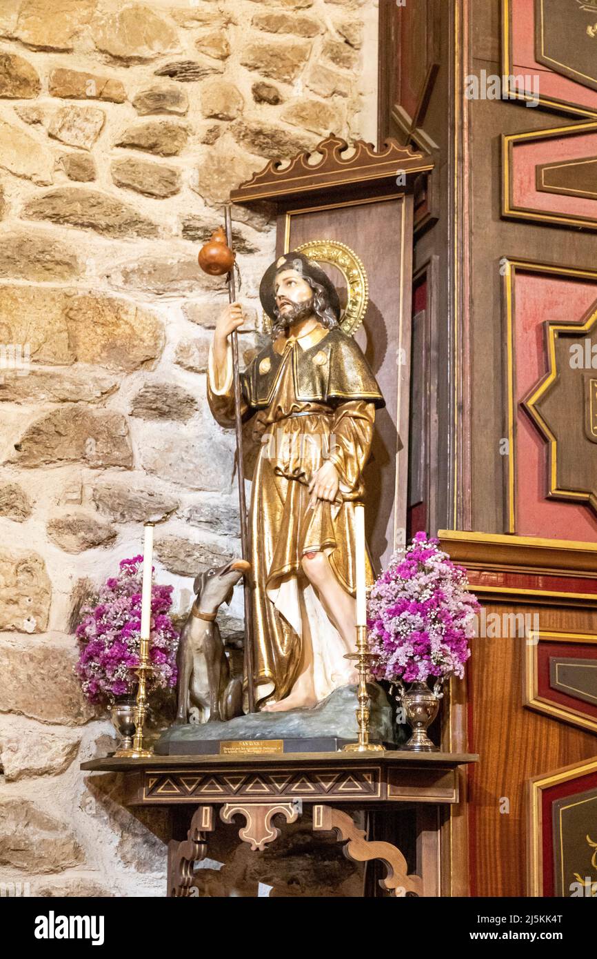 Buitrago del Lozoya, Spagna. Scultura di San Rocco all'interno della Chiesa di Santa Maria del Castillo Foto Stock