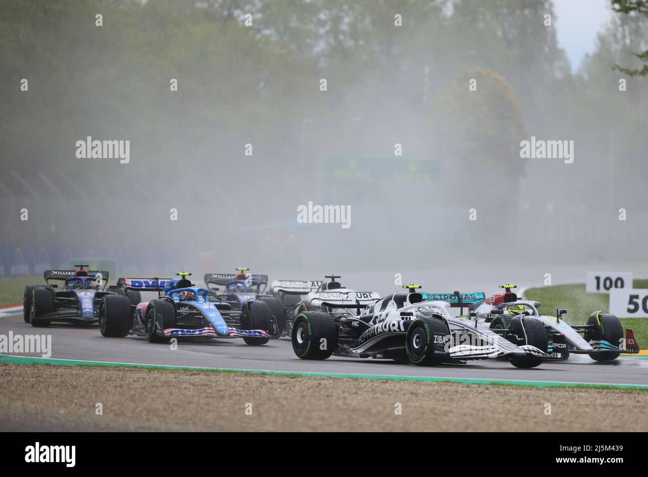 Imola, Italia. 24th aprile 2022; Imola, Emilia Romagna, Italia. F1 Gran Premio d'Italia, Race Day: Scuderia AlphaTauri, Yuki Tsunoda Credit: Action Plus Sports Images/Alamy Live News Foto Stock