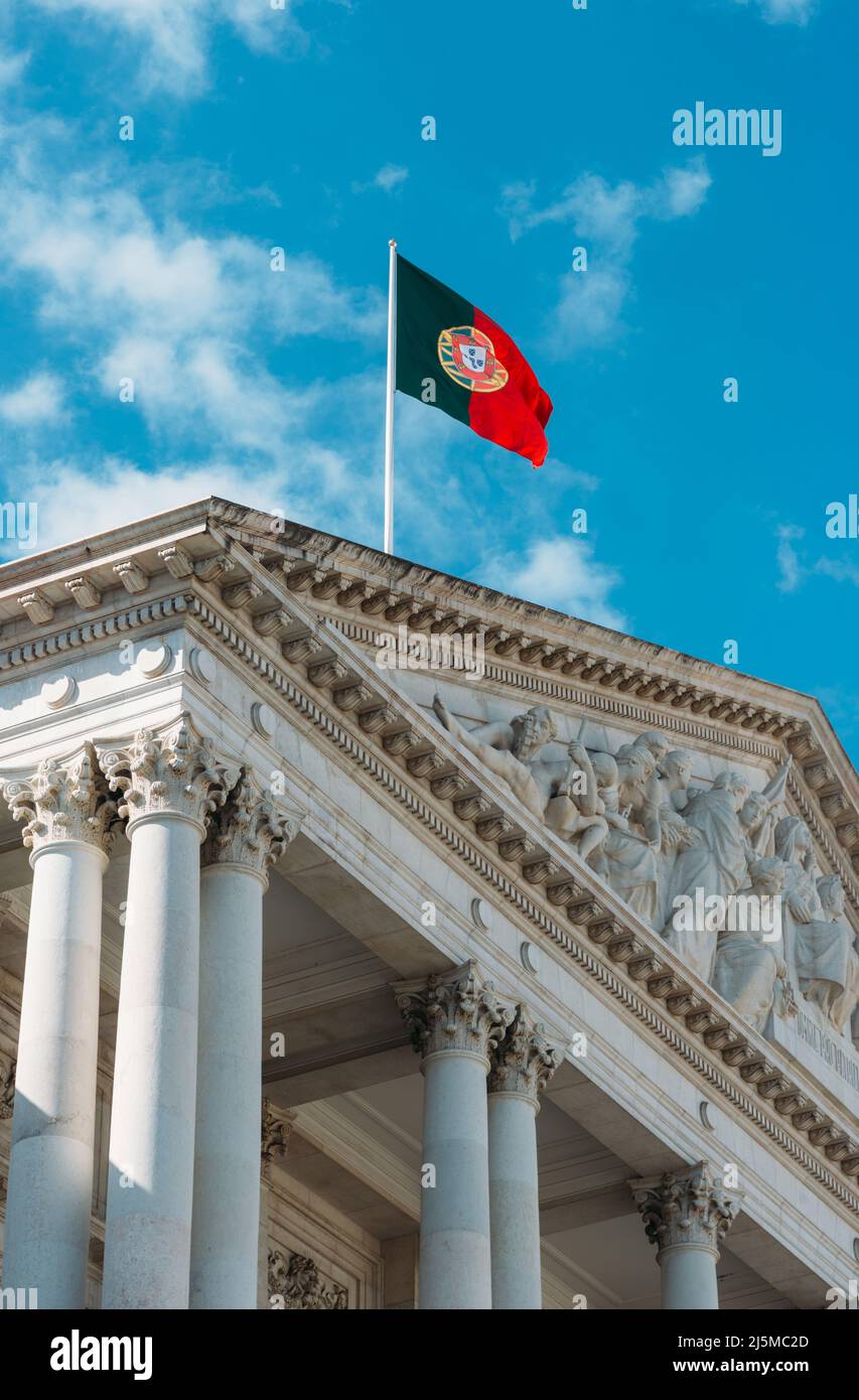Lisbona, Portogallo - 24 aprile 2022: Palazzo di Sao Bento, sede dell'Assemblea della Repubblica portoghese, parlamento del Portogallo Foto Stock