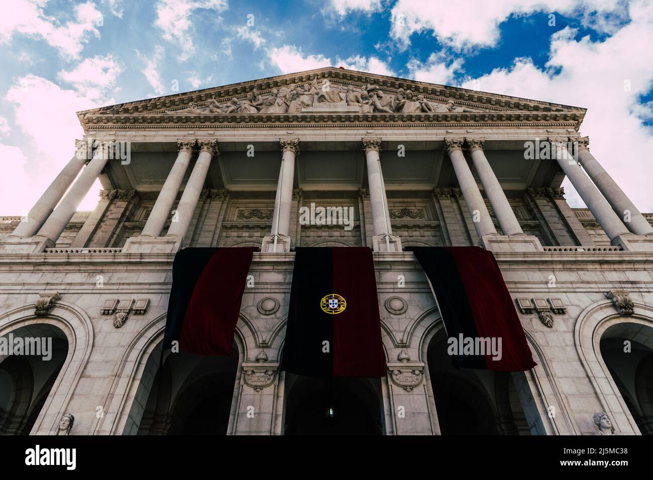 Lisbona, Portogallo - 24 aprile 2022: Palazzo di Sao Bento, sede dell'Assemblea della Repubblica portoghese, parlamento del Portogallo Foto Stock