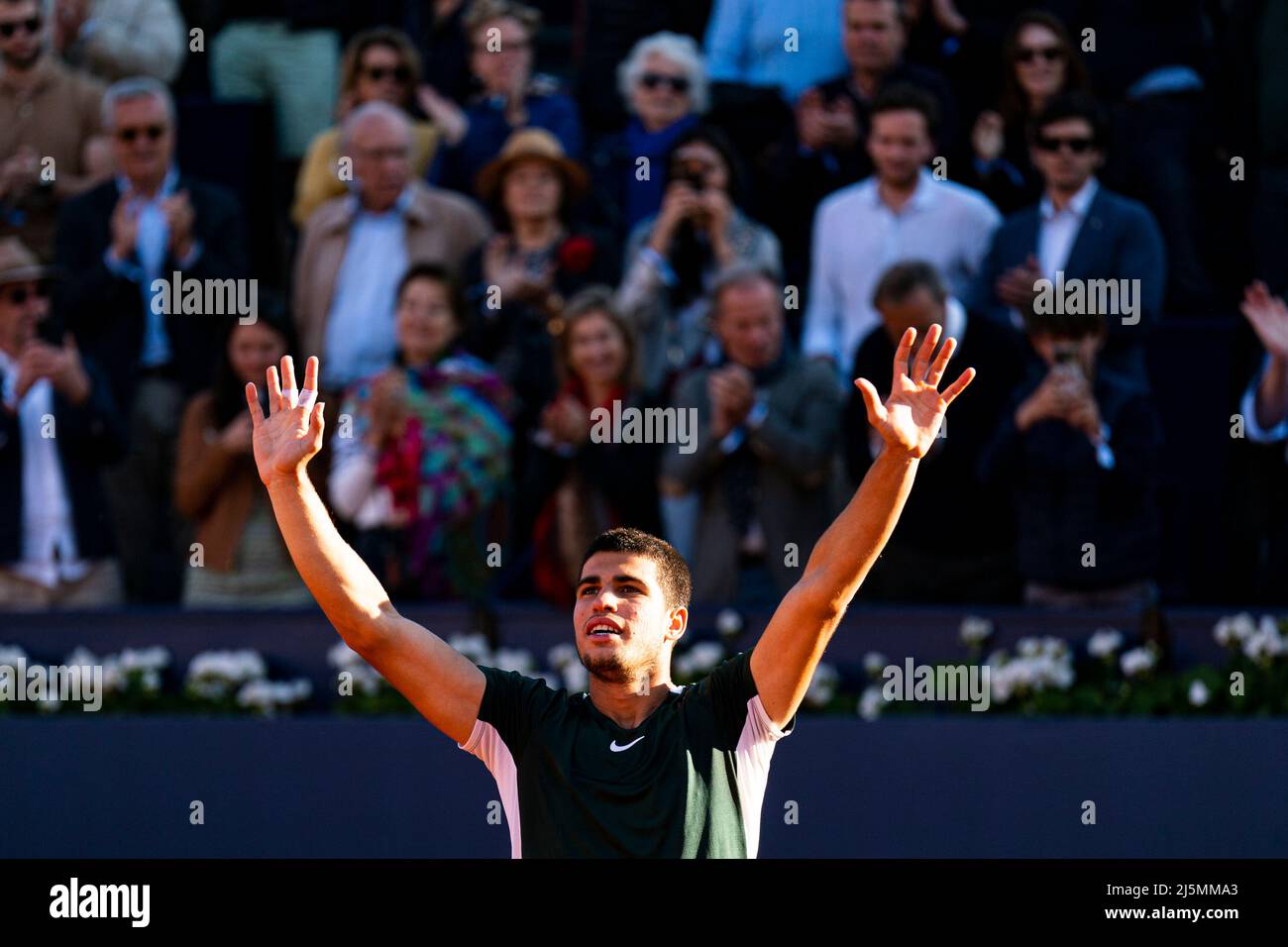 Barcellona, Spagna. 24th Apr 2022. Carlos Alcaraz di Spagna festeggia dopo aver vinto la finale della partita di tennis Barcelona Open Banc Sabadell al Real Club de Tenis di Barcellona il 24 aprile 2022 a Barcellona, Spagna. Foto: SIU Wu. Credit: dpa/Alamy Live News Foto Stock