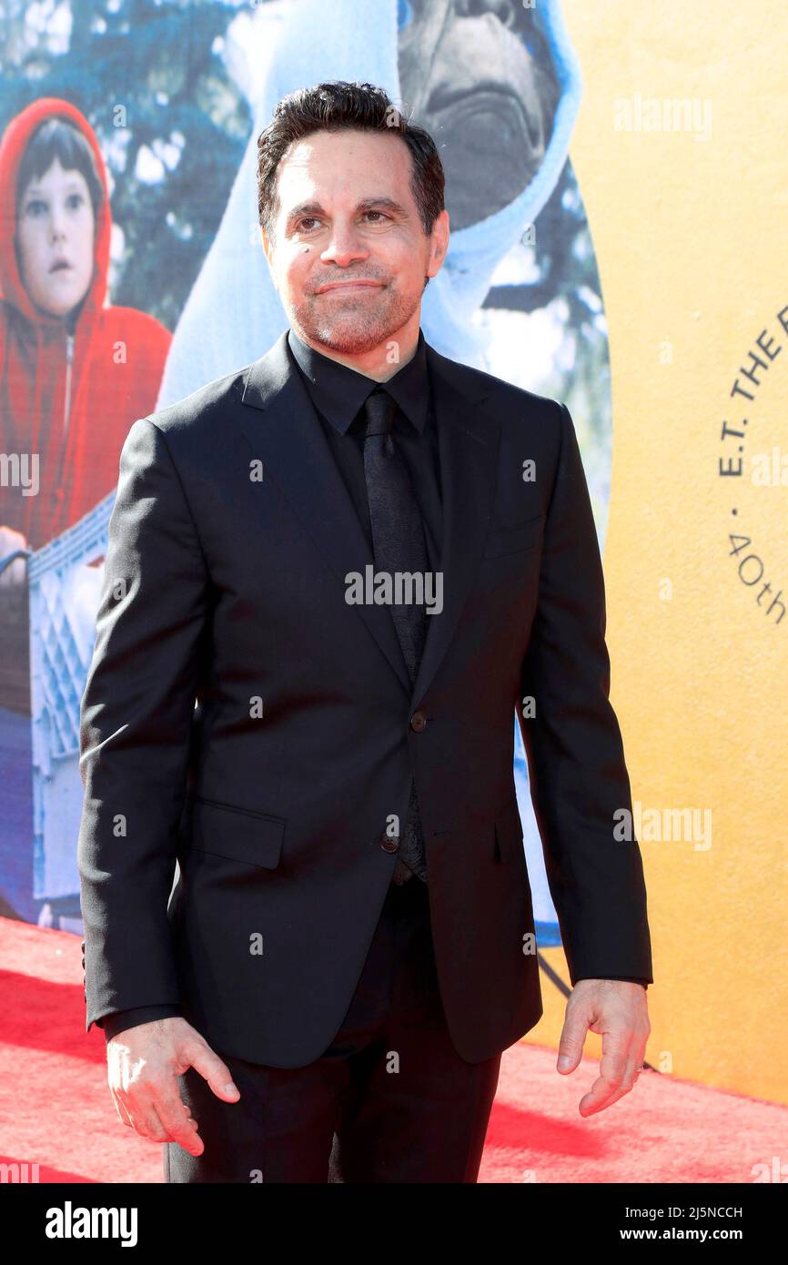 LOS ANGELES - Apr 21: Mario Cantone al ET 40th Anniv Screening al 2022 TCM Classic Film Festival al TCL Chinese Theatre IMAX il 21 aprile 2022 a Los Angeles, CA Foto Stock
