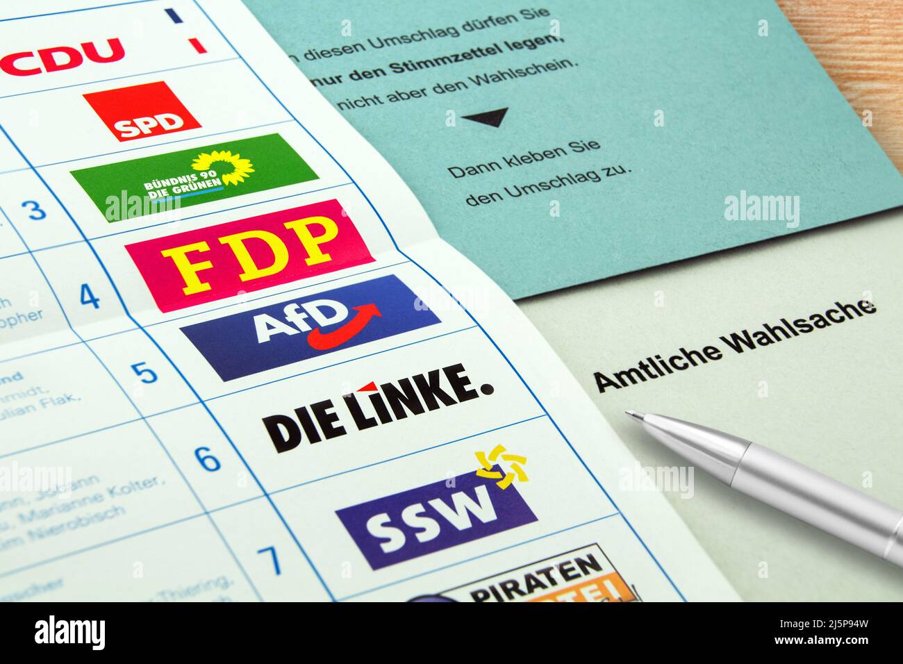 Elezioni regionali 2022 maggio 8 nello Schleswig-Holstein e partiti politici con voto postale Foto Stock